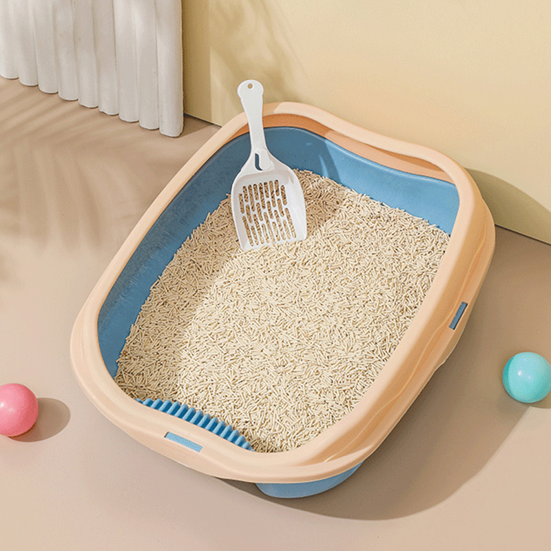Como a caixa de areia para gatos semi-fechada se adapta a casas com vários gatos?